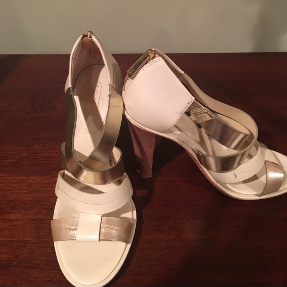 Authentic Coach Sandals - Picture 2 of 5